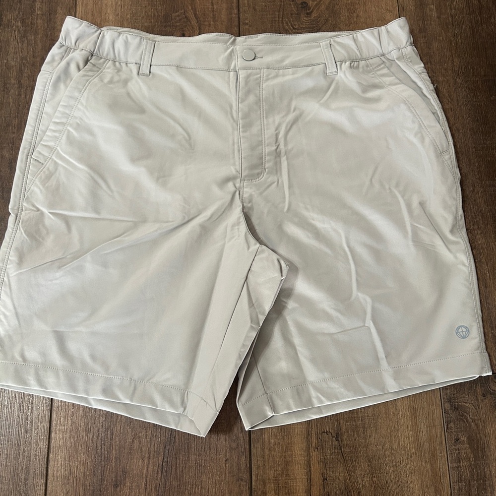 Mondetta Outdoor Project Beige Hybrid Shorts Recycled Poly Size 36